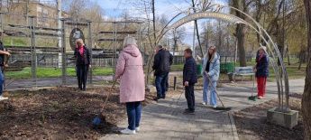 Сотрудники БУ ДО ОО «СШОР №1» дружно вышли на субботник
